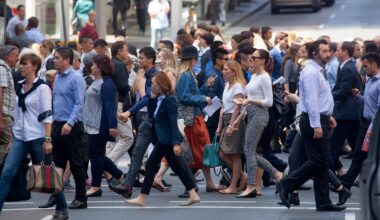 Bank boss warns Australia in 'race to the bottom' as small businesses under stress