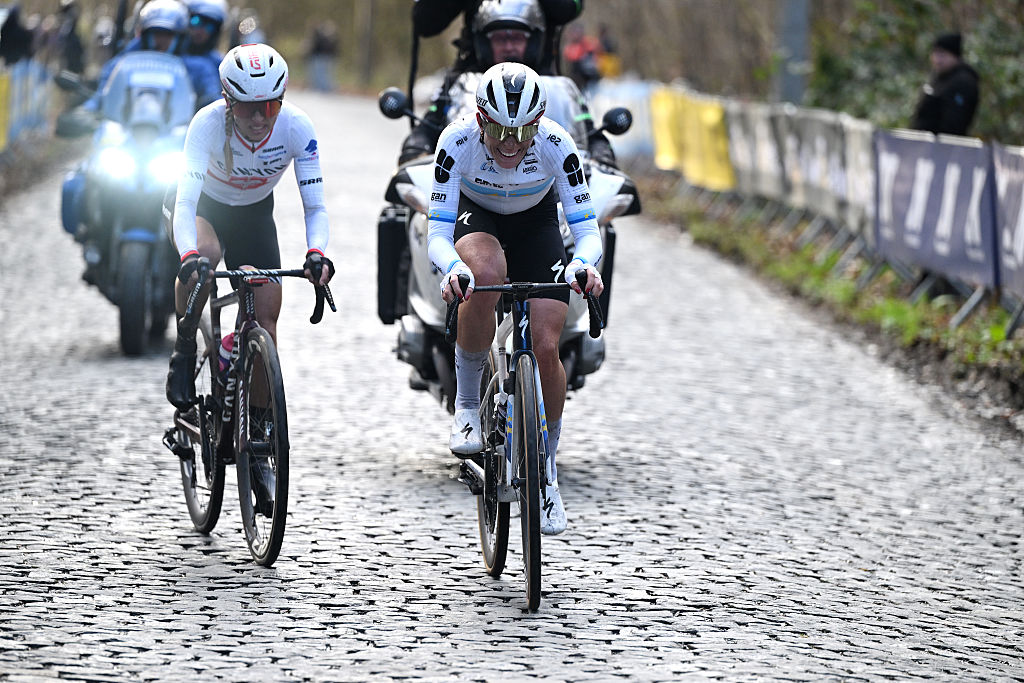 NIVONE, BELGIUM - FEBRUARY 28: (L-R) Kasia Niewiadoma of Poland and Team Canyon-SRAM and Demi Vollering of Netherlands and Team FDJ United - SUEZ compete in the breakaway during the 21st Omloop Het Nieuwsblad 2026, Women&amp;apos;s Elite a 137.2km one day race from Ghent to Ninove / #UCIWWT / on February 28, 2026 in Ninove, Belgium. (Photo by Luc Claessen/Getty Images)