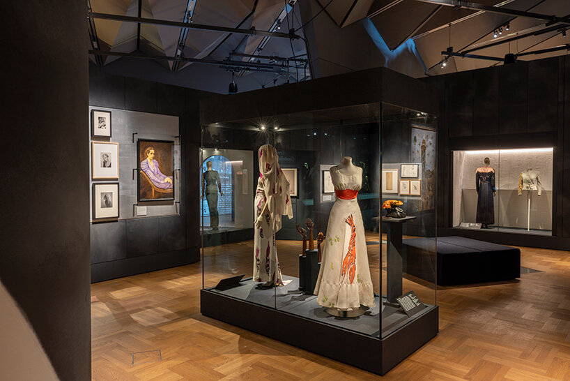 schiaparelli's UK museum debut at the V&A brings together dalí, man ray, and picasso - 1