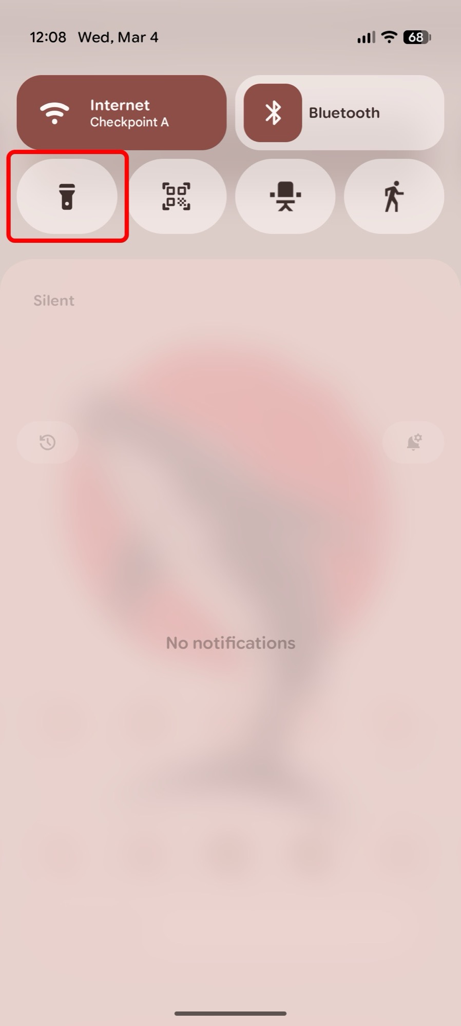 screenshot android 16 qpr3 flashlight 1