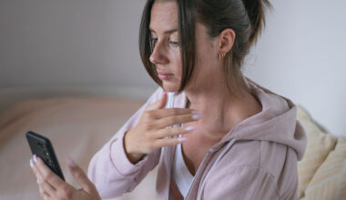 Doctors' warning on smartphone cameras: they take pretty photos, not medically accurate ones