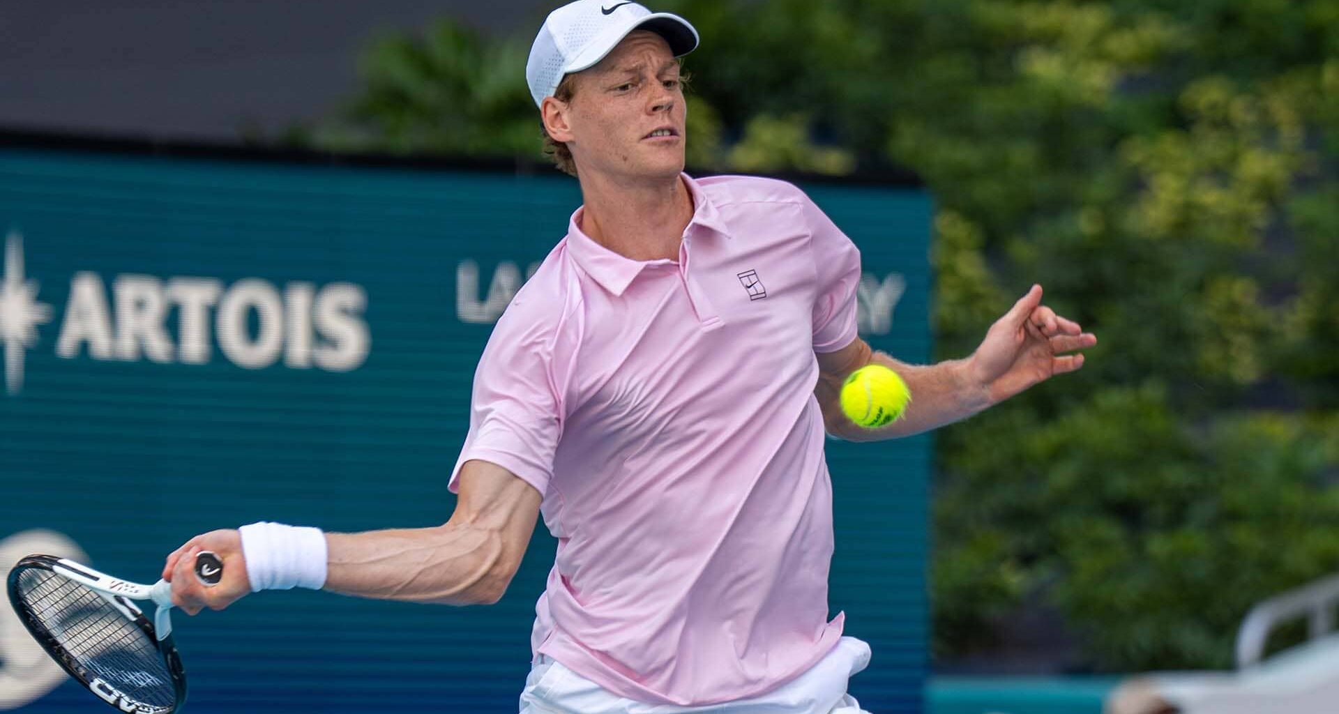 Jannik Sinner in action against Damir Dzumhur on Saturday in Miami.