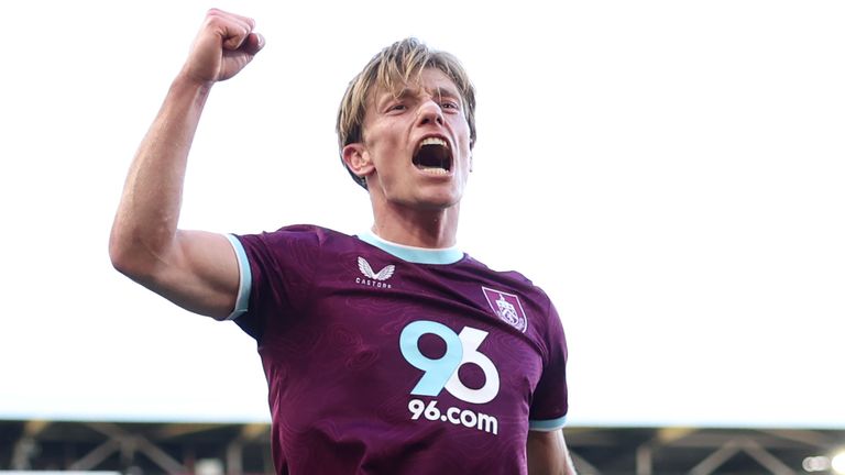 Zian Flemming celebrates after giving Burnley a second-half lead at Fulham