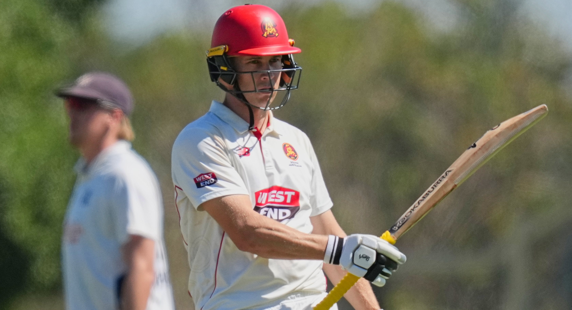 Hunt, Manenti power SA to competitive total against Vics
