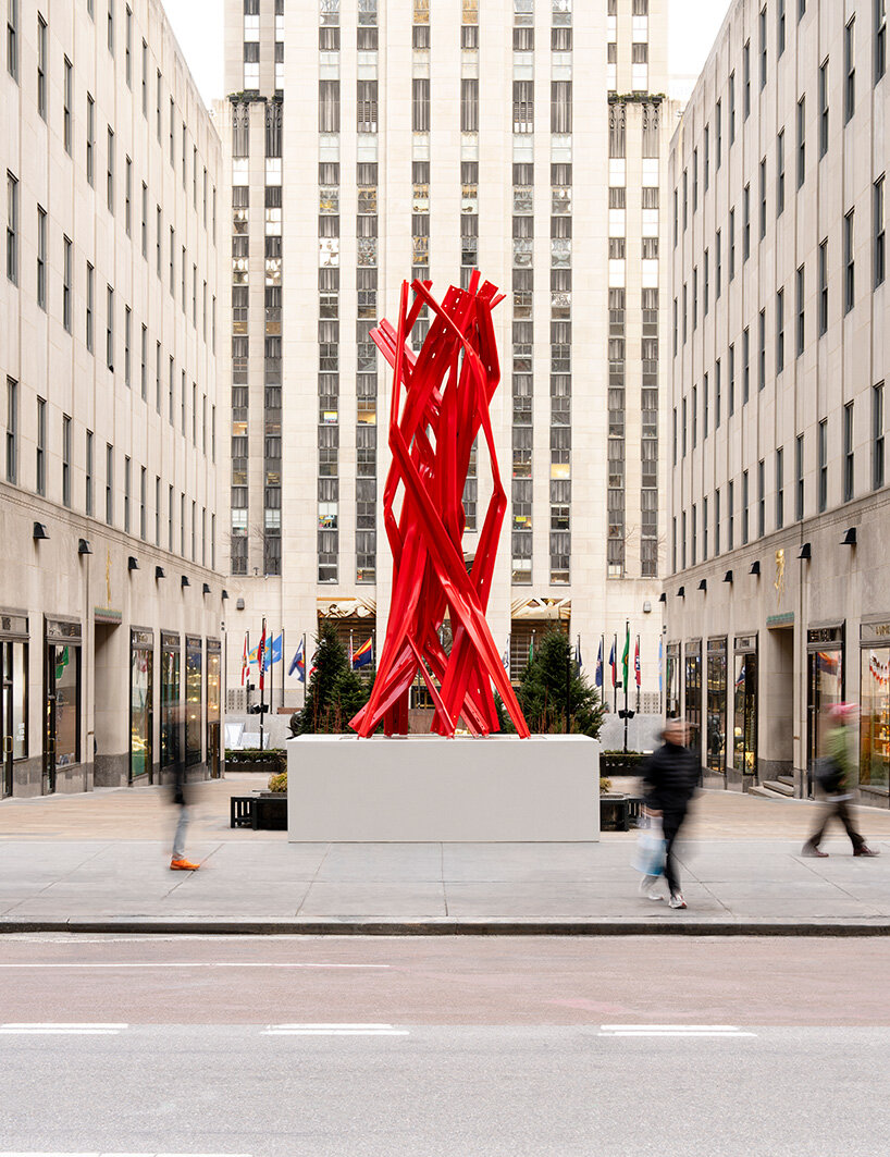 from public infrastructure to public art: bettina pousttchi's guardrail sculpture lands in NYC - 5