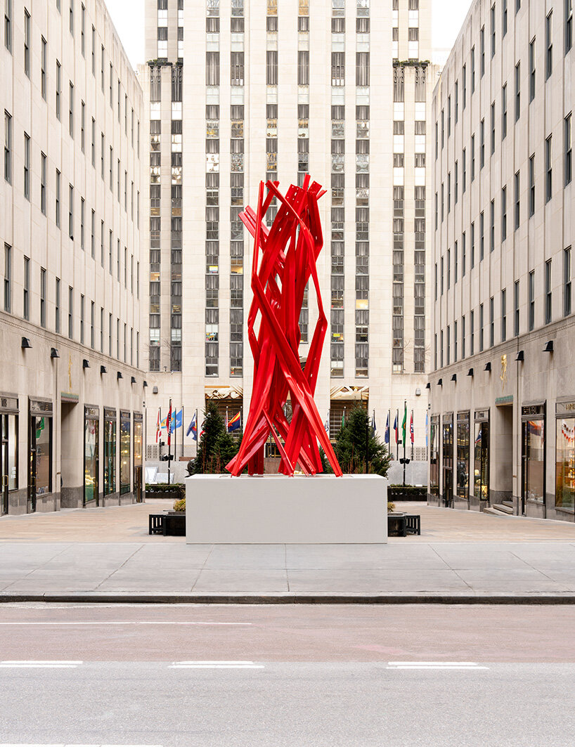 from public infrastructure to public art: bettina pousttchi's guardrail sculpture lands in NYC - 4