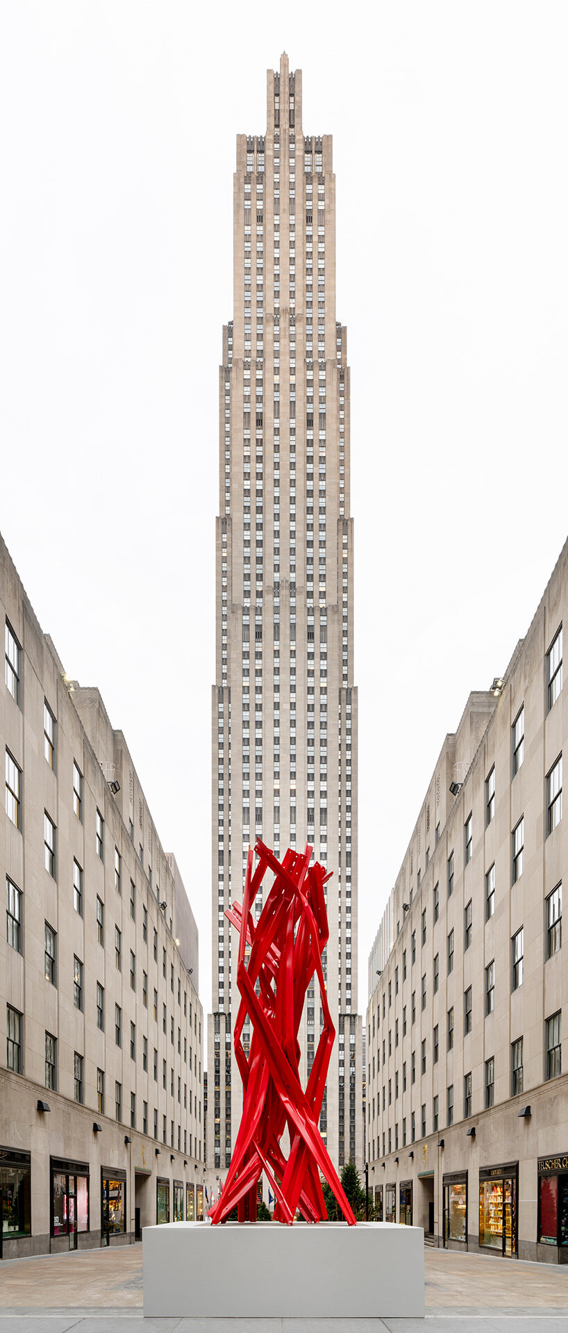 from public infrastructure to public art: bettina pousttchi's guardrail sculpture lands in NYC - 3