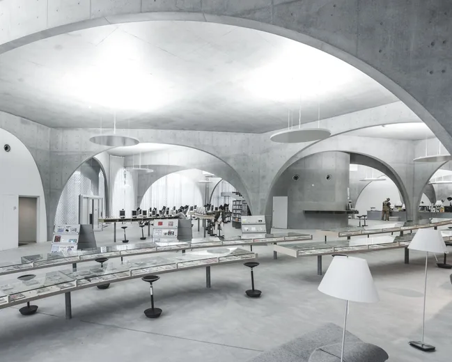 Tama Art University Library