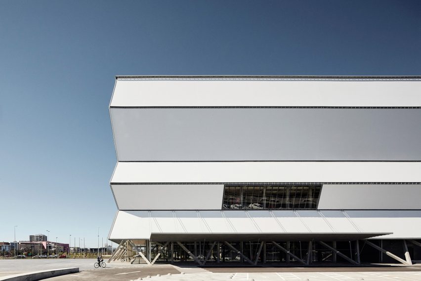 Teatro Biobio by Smiljan Radić