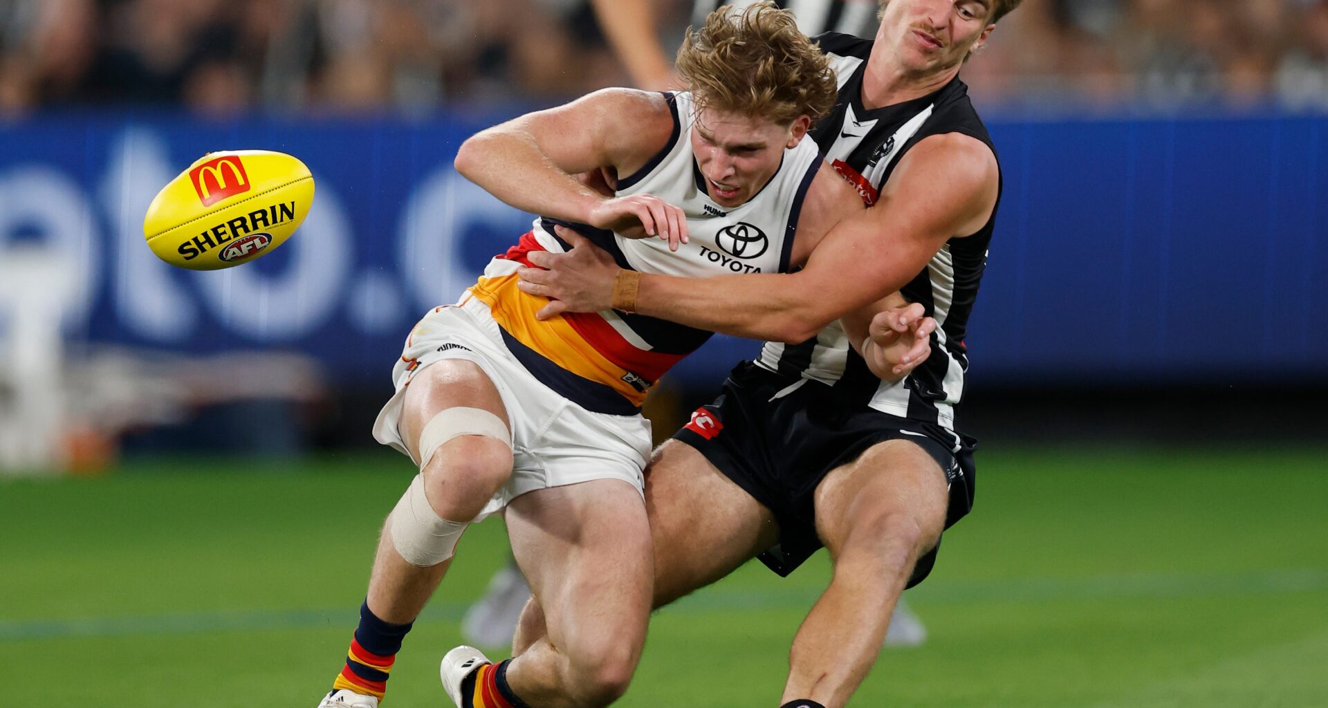 Swans-Lions, Pies-Crows meet in Saturday night double-header. Follow LIVE