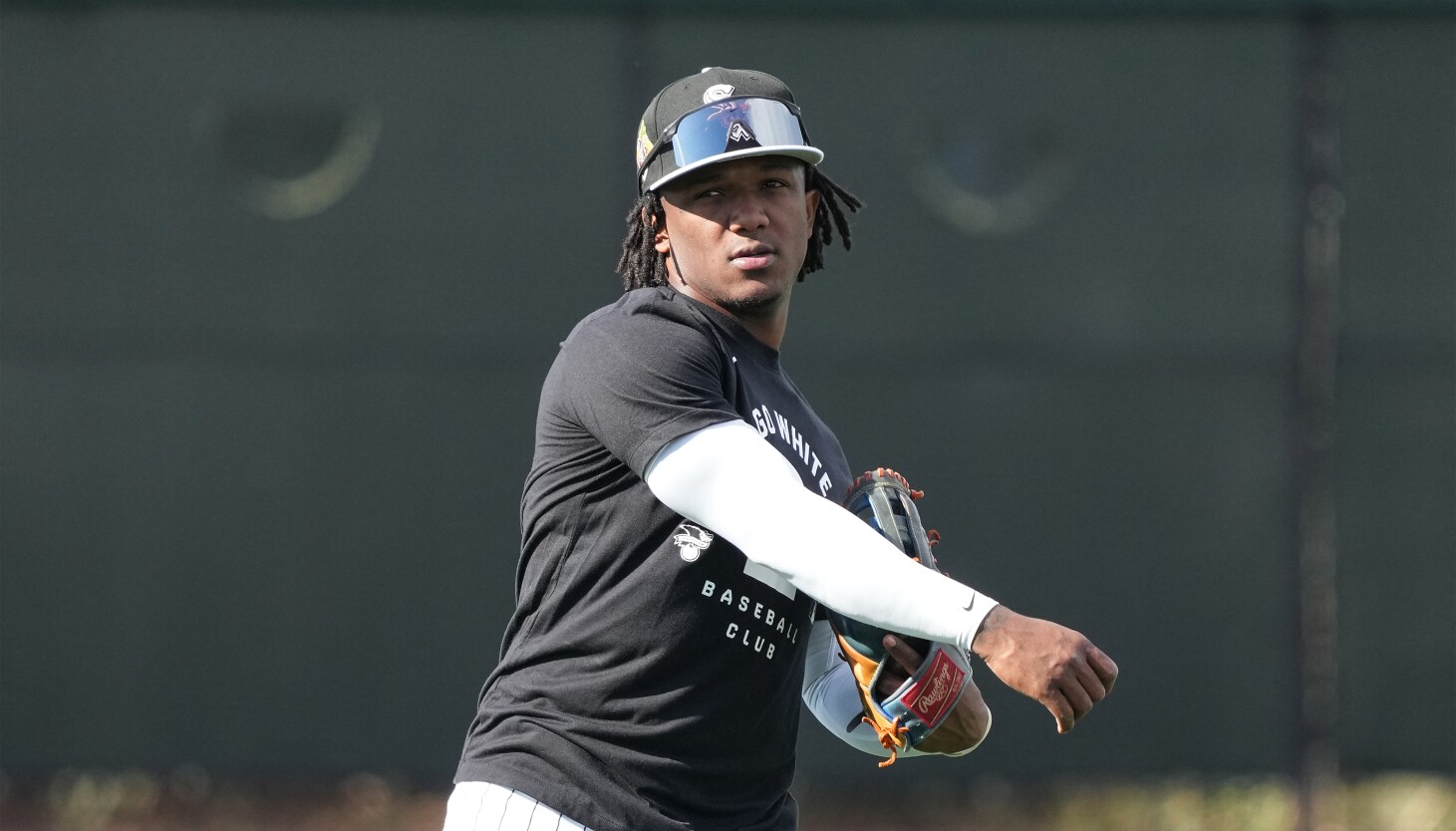 White Sox' Luisangel Acuna will learn on the job in center field