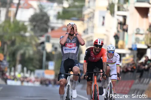 Mathieu van der Poel outsprints Ganna and Pogacar to win Milano-Sanremo 2025