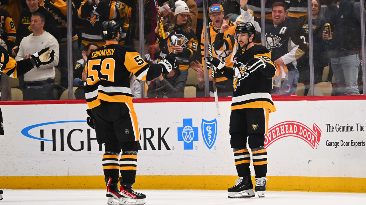 Karlsson scores twice, Penguins defeat Jets in shootout