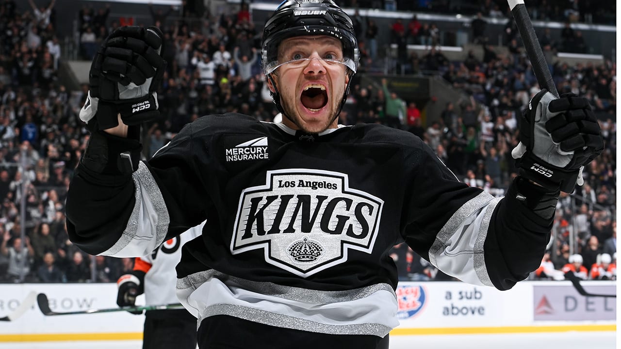 Panarin ties it with PPG in 3rd