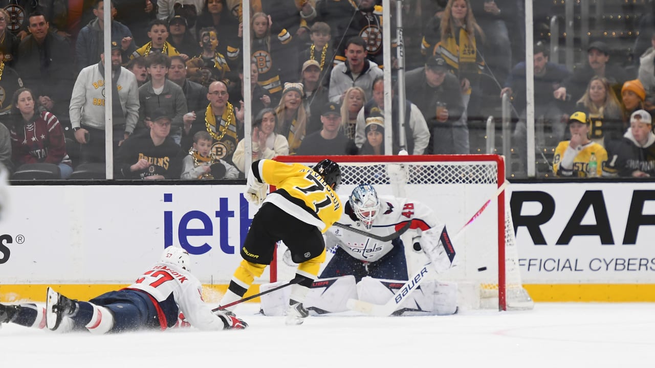Capitals edged by Bruins in 1st game since Carlson trade