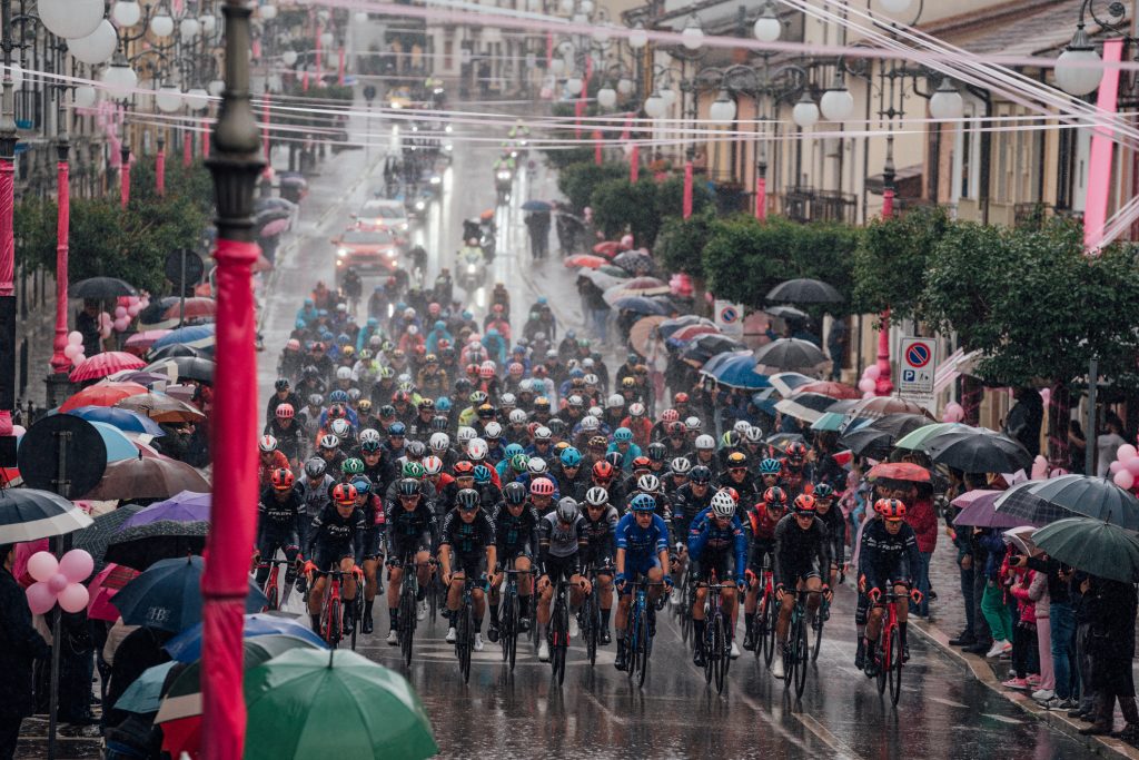 The peloton endures another miserable day at the 2023 Giro d’Italia (Zac Williams/SWpix.com