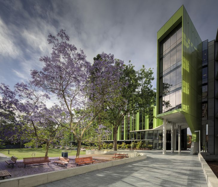Lowy Cancer Research Centre by Lahznimmo Architects in association with Wilson Architects.