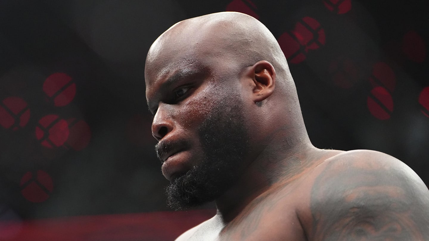 UFC Star Offers to Replace Derrick Lewis & Fight Josh Hokit on UFC White House Card