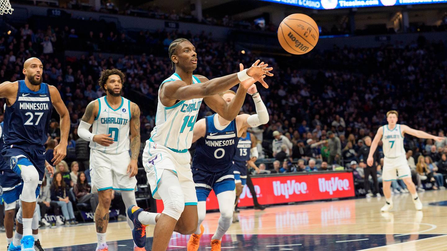 NBA Hands Moussa Diabaté Award Quite Literally Made for Him