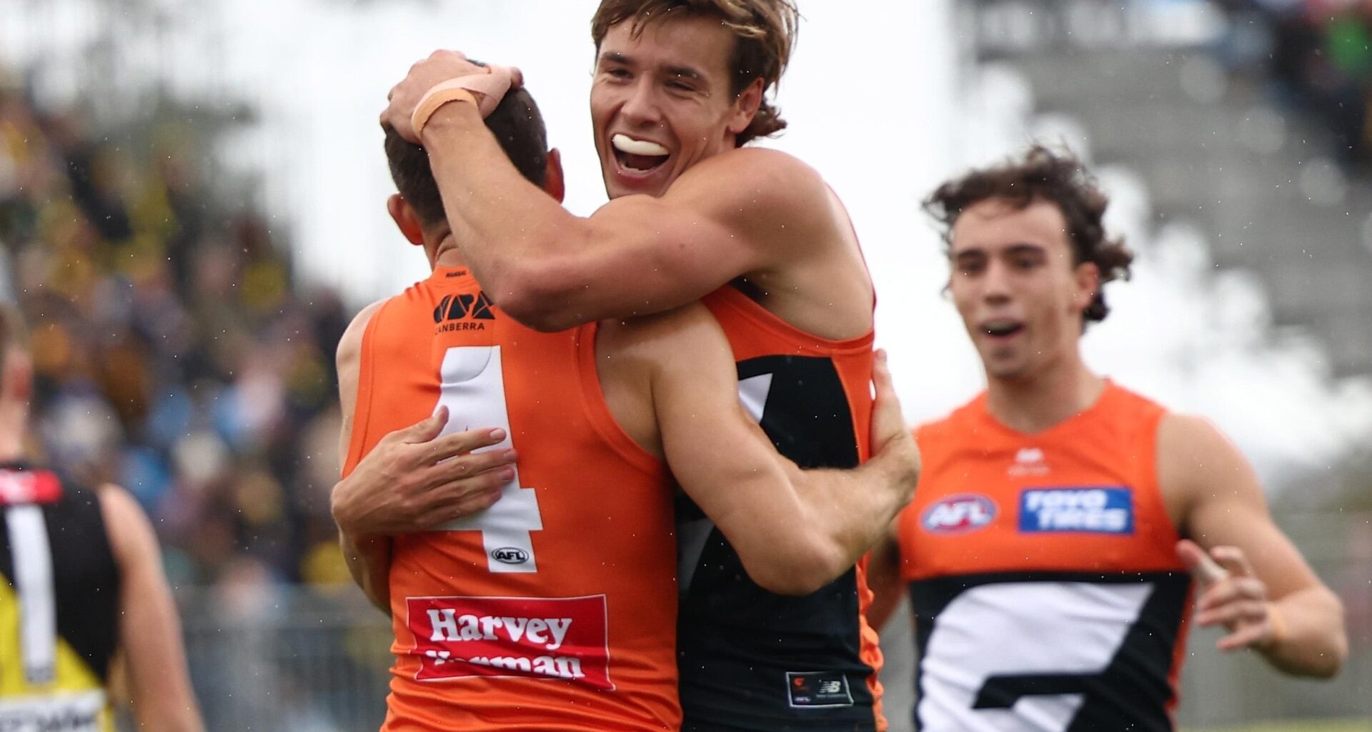 Returning Giants drive GWS to strong victory over winless Tigers