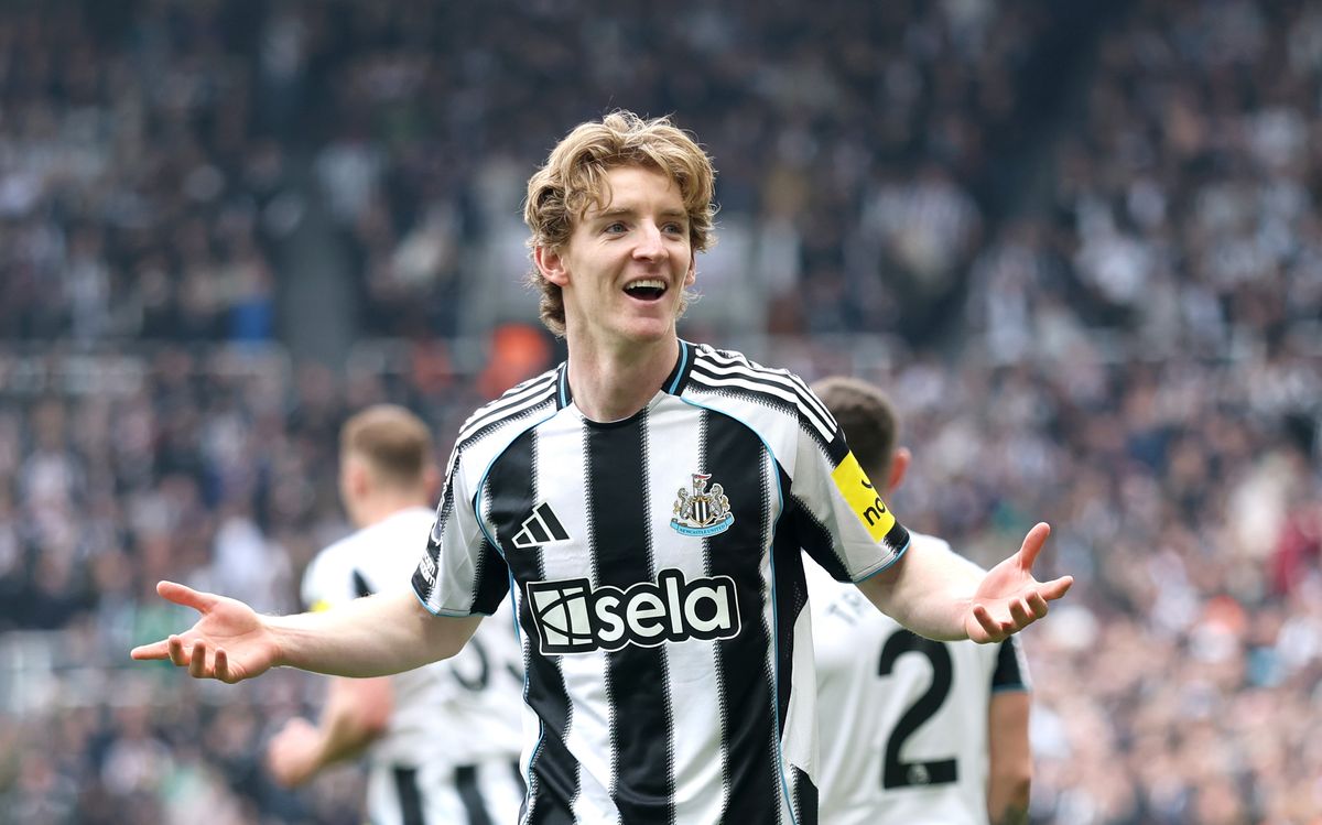 Anthony Gordon of Newcastle United celebrates scoring his team's first goal during the Premier League match between Newcastle United and Sunderland at St James' Park on March 22, 2026 in Newcastle upon Tyne, England