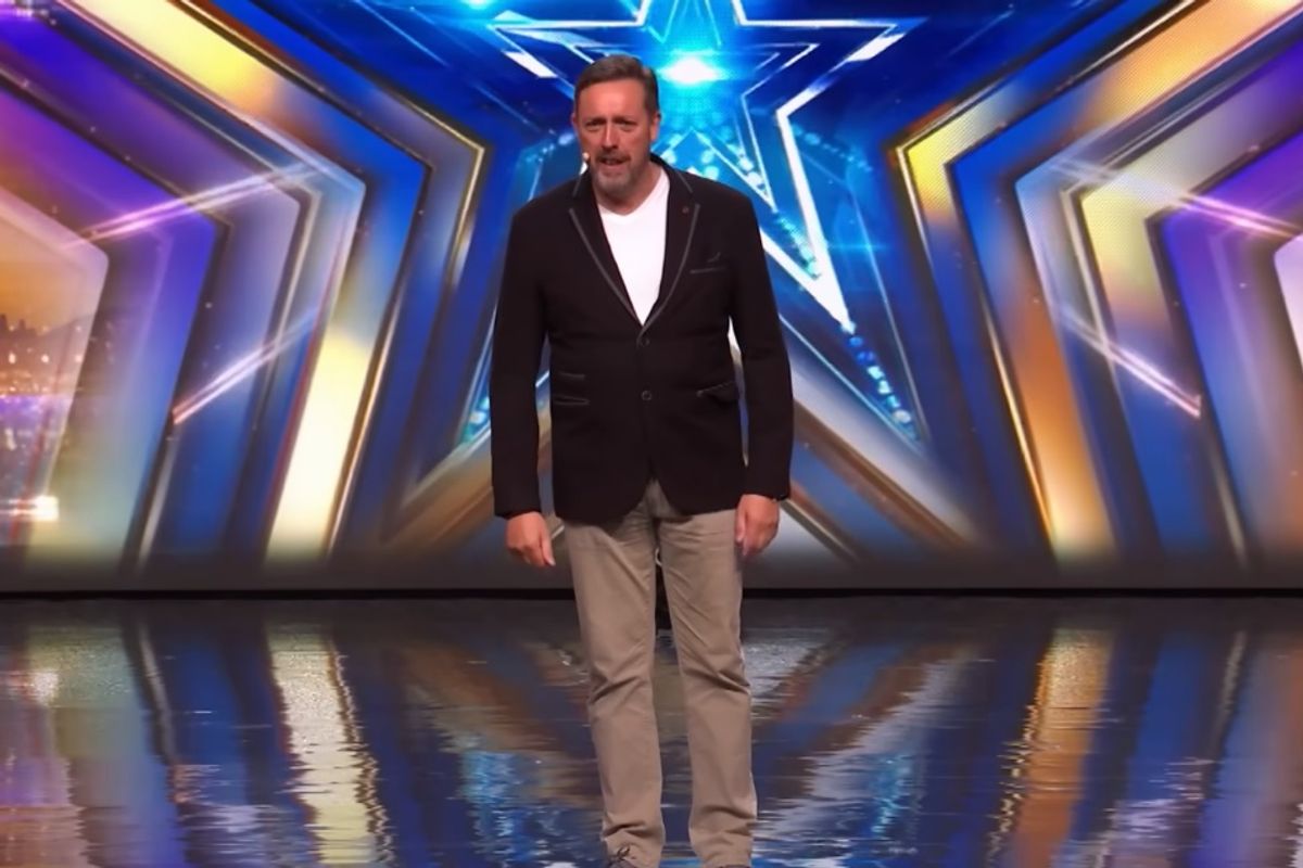 Lee Thompson performed a pickpocket act on stage