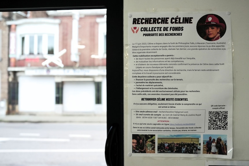 A white piece of paper stuck to a white wall. It is written in French and features an image of a young woman