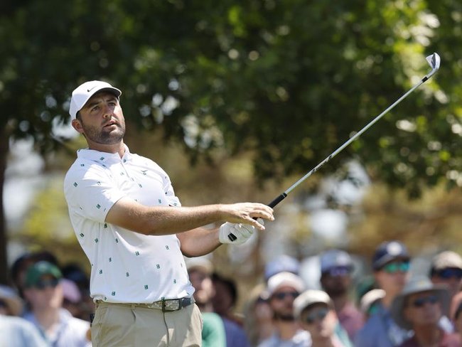 Scottie Scheffler has made a charge on moving day as he seeks a third Masters title. 