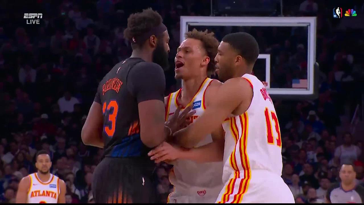 Dyson Daniels clashes with Mitchell Robinson, New York Knicks vs Atlanta Hawks score