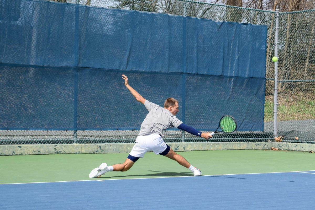 Men's Tennis goes 1-1 over weekend