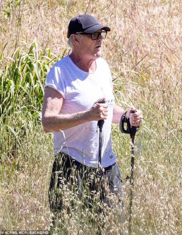 Hasselhoff was dressed sportily in a light-gray T-shirt with dark sweatpants