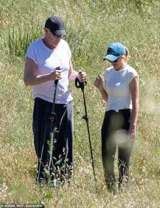Hasselhoff doesn't appear to have previously revealed that he underwent knee- and hip-replacement surgery, but he told photographers in July that he was planning to have surgery on his knee when he was seen limping through LAX on a trip to Cancun