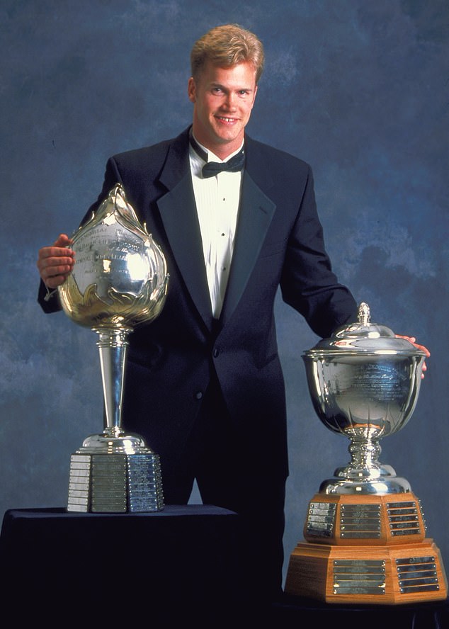 In 2000, Pronger was awarded the Hart and Norris memorial trophies as MVP and top defenseman