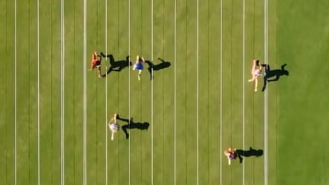 Aerial view of American sprinter Sha'Carri Richardson winning her Stawell Gift heat - video
