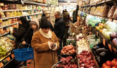 Wholesale prices rose 0.5% in March, much less than expected despite war impact