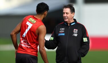 St Kilda’s Ross Lyon offered to consider quitting as Saints coach after comment made to Indigenous players at training, latest news, video