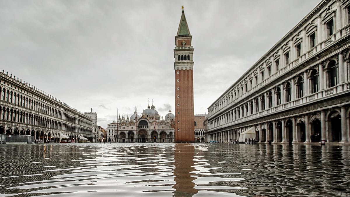 Venice is threatened by rising sea levels. Will the city be forced to relocate?