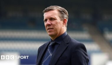 Ricky Martin walking on the pitch