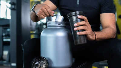 85 kg of protein products and 45 kg of expired gainers and whey protein seized: How to make preservative-free protein powder at home