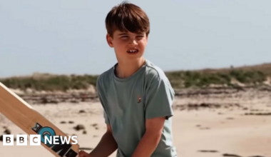Prince Louis holiday video released to mark eighth birthday - BBC