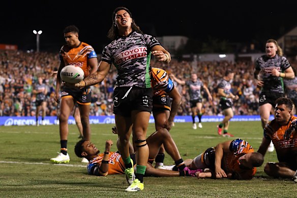 Kaeo Weekes: Exciting fullback, questionable jersey.