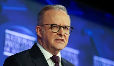 Anthony Albanese announces gambling reform in major crackdown