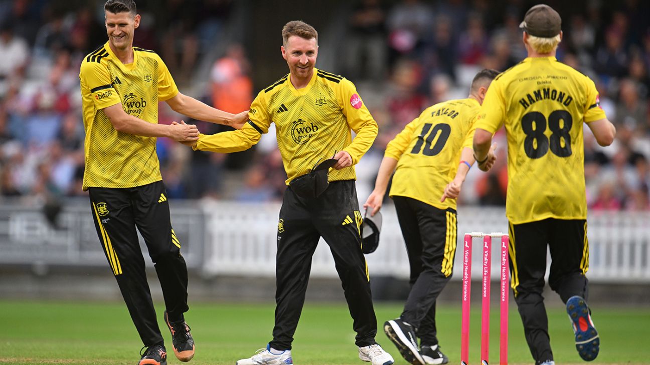 Tom Smith joins England Women as spin-bowling coach