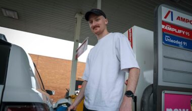 ACCC tells petrol retailers to pass on full excise cut to motorists