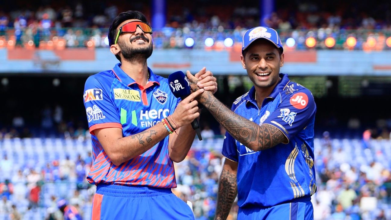 Unchanged DC bowl; MI make three changes with Hardik out