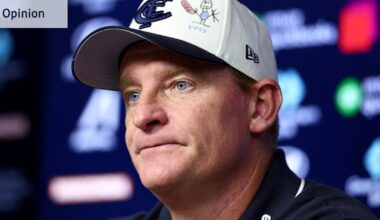 Carlton Blues coach Michael Voss deserves to be given his shot at turning this leaky ship around