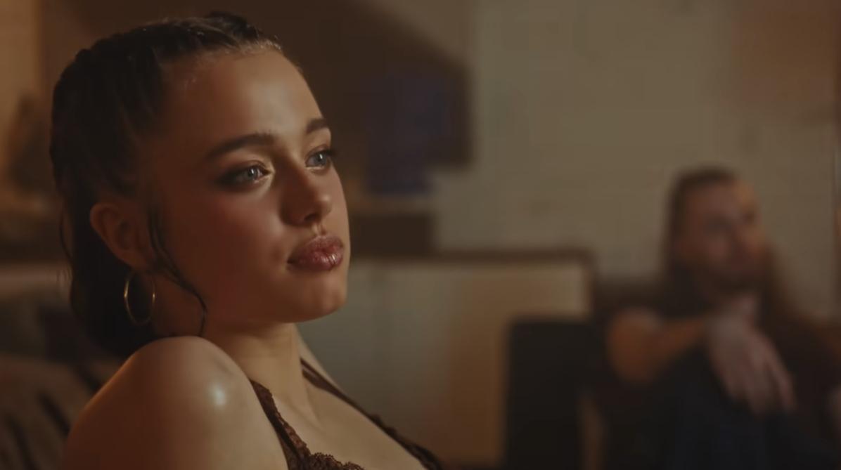 Shiloh Jolie, daughter of actors Angelina Jolie and Brad Pitt, appears as a dancer in a teaser for K-pop act Dayoung