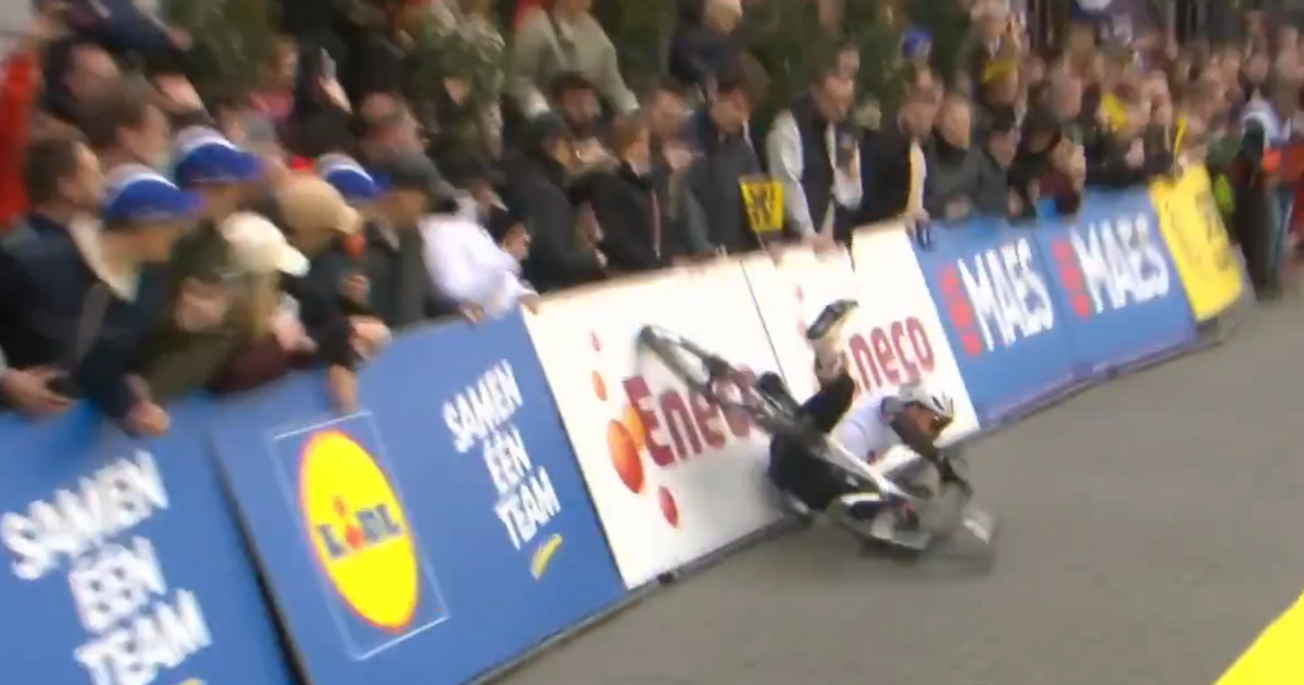 🎥 Rui Oliveira crashes just metres after unofficial Tour of Flanders start