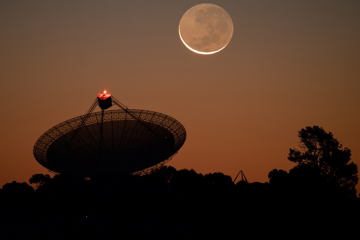 Capture Moon: Phone Photography Tips