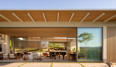 JL Residence / Kiko Castello Branco Arquitetura + Lucas Cunha